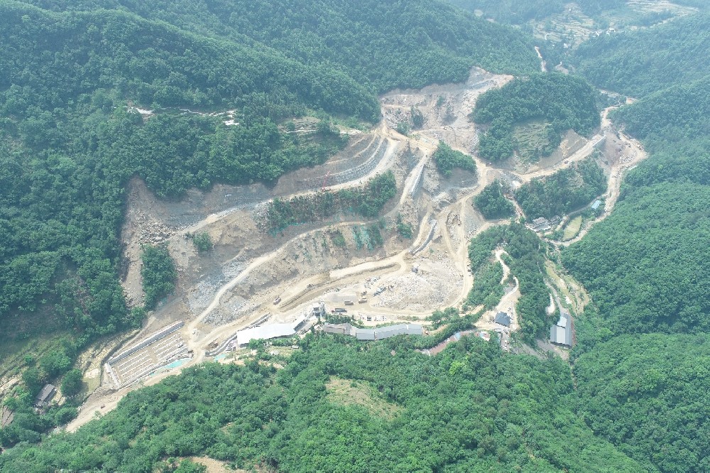 火力全開！下月路項(xiàng)目建設(shè)駛?cè)搿翱燔嚨馈?></a>
            </div>
            
            <div   id=